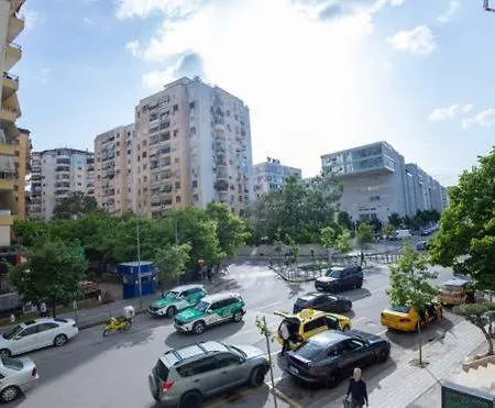 Erlis Comfy Cozy 2 Komuna Parisit Διαμέρισμα Τίρανα